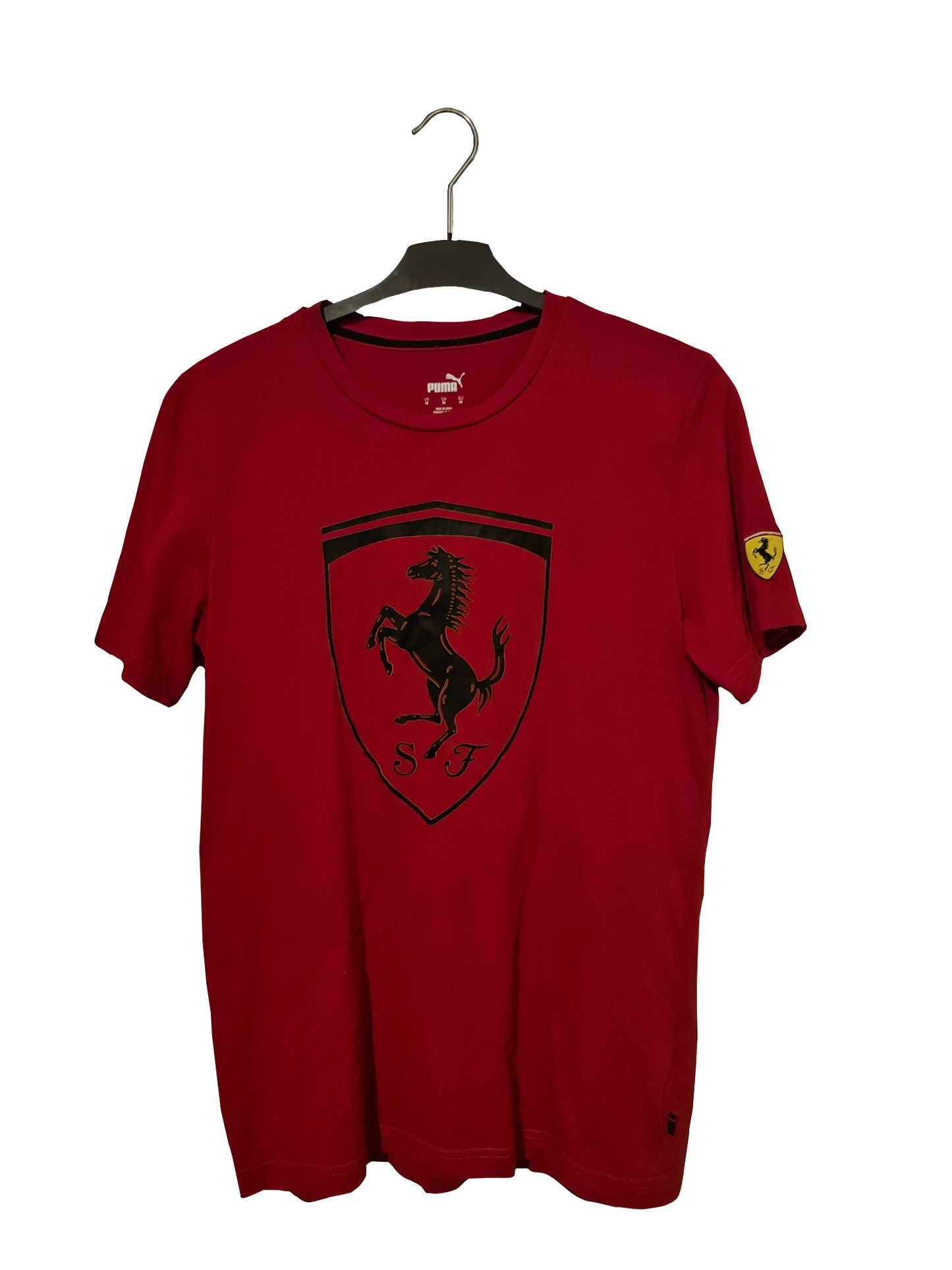 Puma Ferrari Tee – Rotes Logo-Shirt mit Ärmelpatch | M