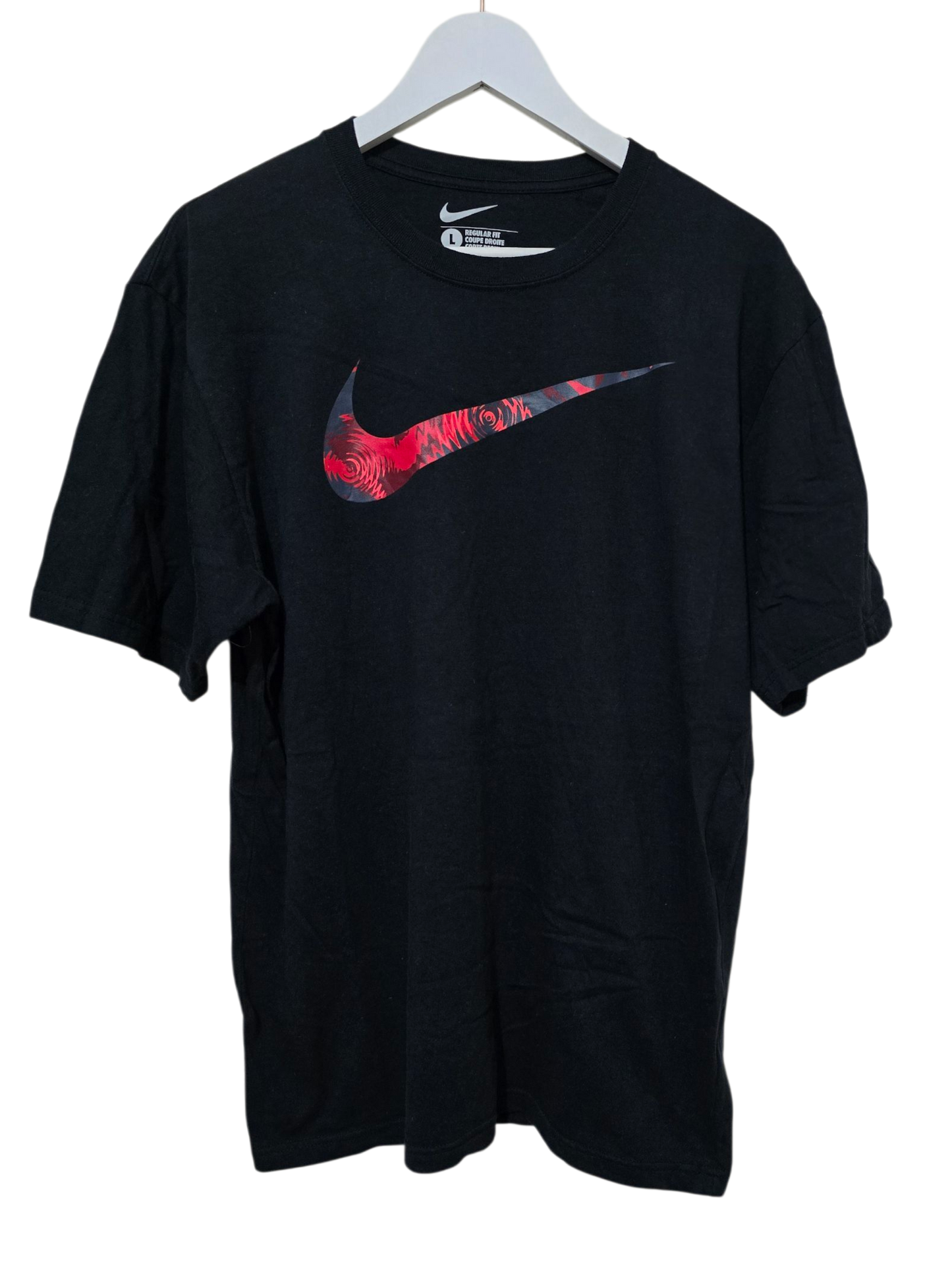 Nike Swoosh T-Shirt – Regular Fit | L