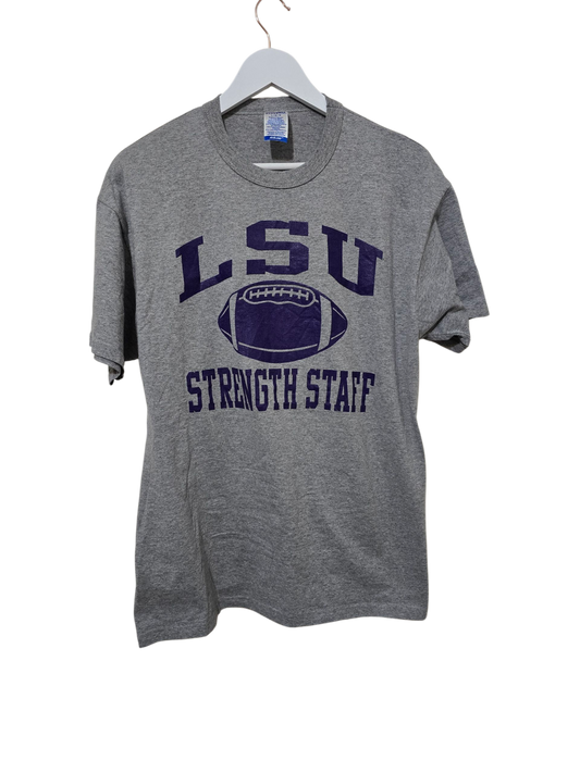 Russell Athletic – LSU Strength Staff T-Shirt | Größe L