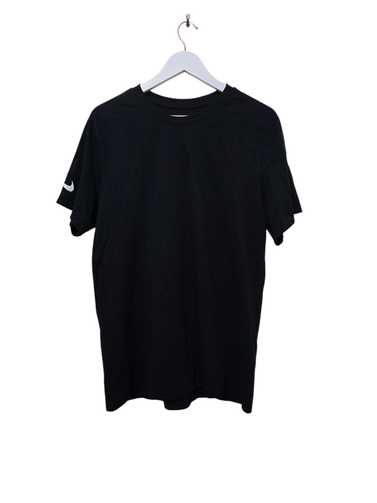 Nike T-Shirt – Swoosh auf dem Ärmel | Größe L