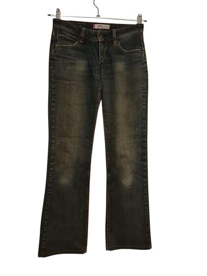 Vintage Levi’s 572 Bootcut Jeans | W26 L30 | EU 38