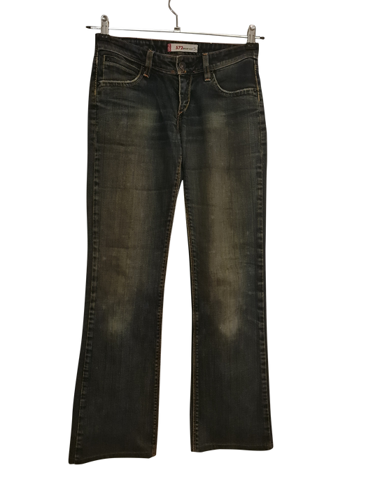 Vintage Levi’s 572 Bootcut Jeans | W26 L30 | EU 38