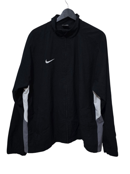 Nike – Sportliche Zip-Jacke mit Colorblock-Details | XLOversized